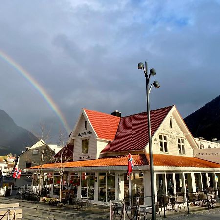 Stryn Kaffebar & Vertshus المظهر الخارجي الصورة