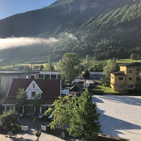 Stryn Kaffebar & Vertshus المظهر الخارجي الصورة