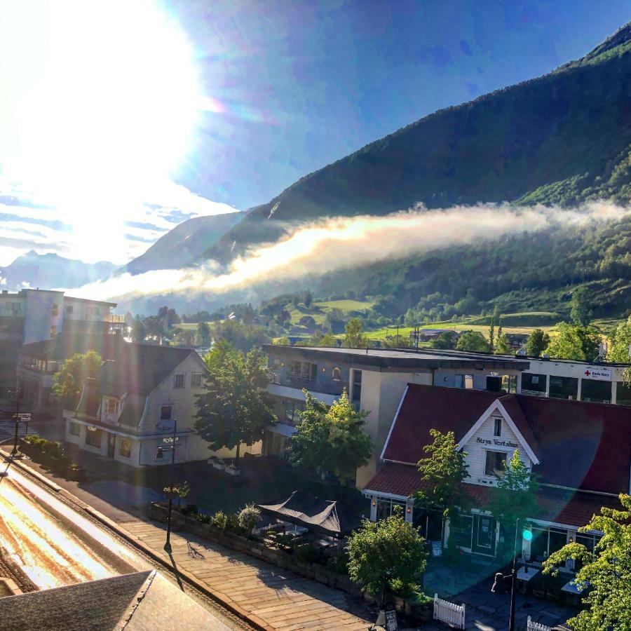 Stryn Kaffebar & Vertshus المظهر الخارجي الصورة